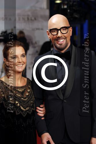 Amsterdam 21 november 2011
Premiere Nova Zembla in het RAI theater. De film is geregisseerd door Reinout Oerlemans en Robert de Hoog en Doutzen Kroes spelen de hoofdrollen.
Prinses Maxima en prins Wilem Alexander zijn de eregasten. Maik de Boer met zus
Peter Smulders bv