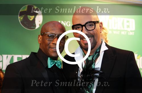 Scheveningen 6 november 2011
Premiere Wicked in het circustheater.
Mail de Boer met partner
Peter Smulders bv
