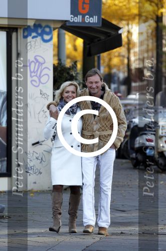 Amsterdam 28 november 2011
Mariska v Kolck met vriend Edgar Peer op straat.
Peter Smulders bv