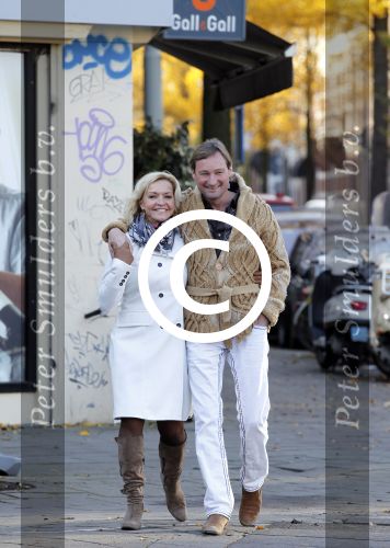 Amsterdam 28 november 2011
Mariska v Kolck met vriend Edgar Peer op straat.
Peter Smulders bv