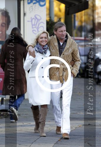 Amsterdam 28 november 2011
Mariska v Kolck met vriend Edgar Peer op straat.
Peter Smulders bv