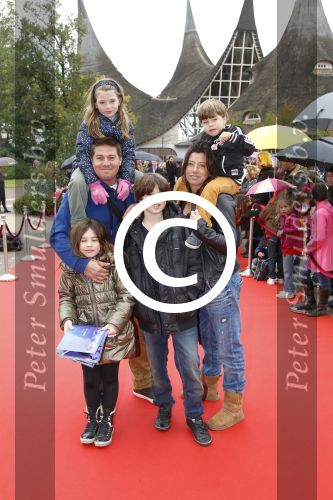 Kaatsheuvel, 9 Oktober 2011
Premiï¿½re van de musical Droomvlucht
Amanda Krabbe en Martijn Krabbe met de kinderen
Foto Peter smulders BV