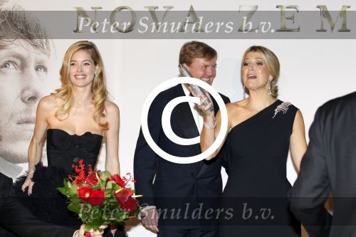 Amsterdam 21 november 2011
Premiere Nova Zembla in het RAI theater. De film is geregisseerd door Reinout Oerlemans en Robert de Hoog en Doutzen Kroes spelen de hoofdrollen.
Prinses Maxima en prins Wilem Alexander zijn de eregasten.
Peter Smulders bv