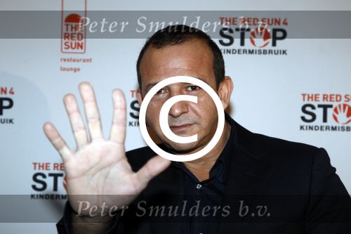 Blaricum 20 november 2011
Gala tbv Stop kinder misbruik in de Red Sun in Blaricum. Najib Amhali met vriendin
Peter Smulders bv