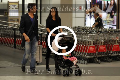 Schiphol en Sint maarten 8 november 2011
Vertrek en aankomst gasten huwelijk Lisa en Jan Smit. Nick Schilder met vriendin en dochter
Peter Smulders bv
