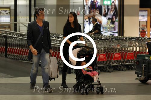 Schiphol en Sint maarten 8 november 2011
Vertrek en aankomst gasten huwelijk Lisa en Jan Smit. Nick Schilder met vriendin en dochter
Peter Smulders bv