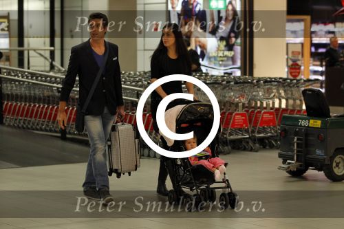 Schiphol en Sint maarten 8 november 2011
Vertrek en aankomst gasten huwelijk Lisa en Jan Smit. Nick Schilder met vriendin en dochter
Peter Smulders bv