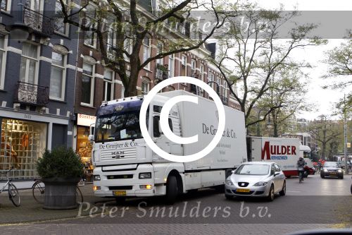 Amsterdam 7 november 2011
Nicolette v Dam en Bas Smit gaan verhuizen naar hun nieuwe huis.
Peter Smulders bv