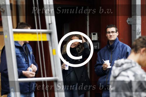 Amsterdam 7 november 2011
Nicolette v Dam en Bas Smit gaan verhuizen naar hun nieuwe huis.
Peter Smulders bv