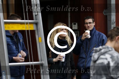 Amsterdam 7 november 2011
Nicolette v Dam en Bas Smit gaan verhuizen naar hun nieuwe huis.
Peter Smulders bv