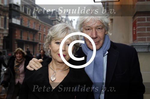 Amsterdam 20 november 2011
Premiere de eetclub in het nieuwe de la mar theater. Paul v Vliet met vrouw
Peter Smulders bv