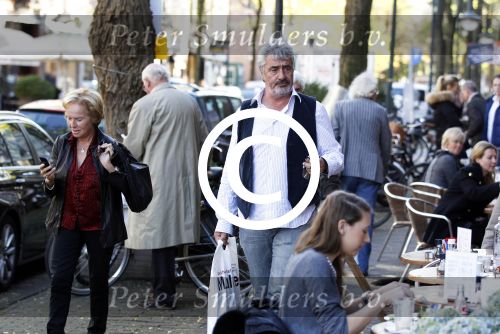 Amsterdam 4 november 2011
Pieter Storms en Nina Brink met dochter op de cornelis schuytstraat.
Peter Smulder bv