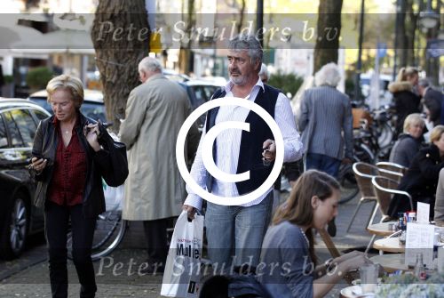 Amsterdam 4 november 2011
Pieter Storms en Nina Brink met dochter op de cornelis schuytstraat.
Peter Smulder bv