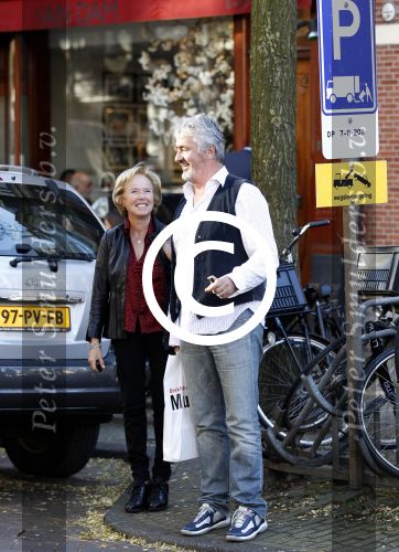 Amsterdam 4 november 2011
Pieter Storms en Nina Brink met dochter op de cornelis schuytstraat.
Peter Smulder bv