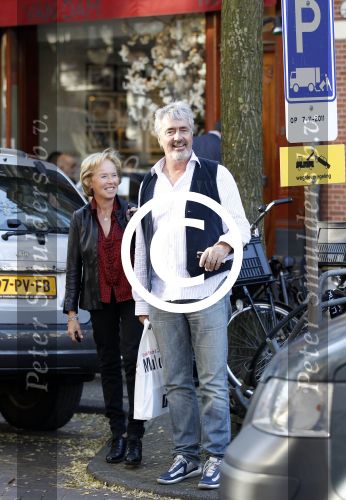 Amsterdam 4 november 2011
Pieter Storms en Nina Brink met dochter op de cornelis schuytstraat.
Peter Smulder bv
