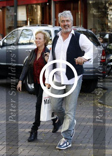 Amsterdam 4 november 2011
Pieter Storms en Nina Brink met dochter op de cornelis schuytstraat.
Peter Smulder bv