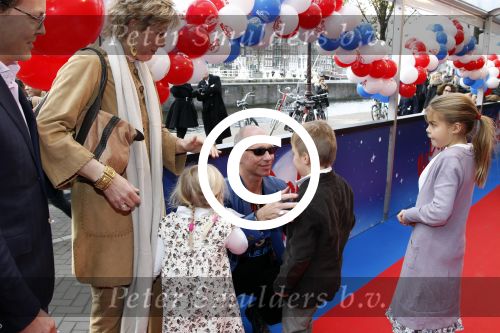 Amsterdam 26 november 2011
Premiere Dolfje Weerwolfje in carre. Paul v Loon met Prinses Laurentien Prins Constantijn en hun kinderen Aloise Claus Cazimir en ...
Peter Smulders bv