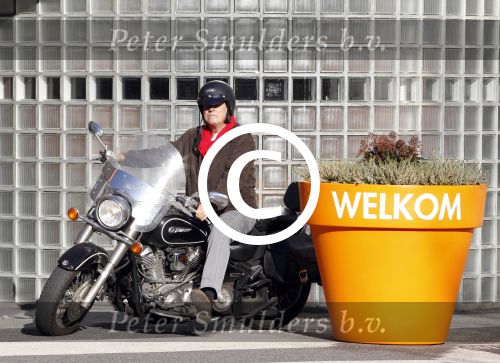 Hilversum 4 november 2011
Perspresentatie omroep Max op het mediapark. Ron Brandsteder op motor
Peter Smulders bv