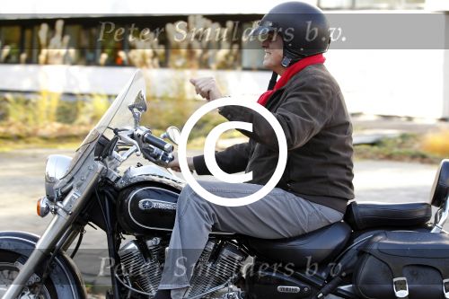 Hilversum 4 november 2011
Perspresentatie omroep Max op het mediapark. Ron Brandsteder op motor
Peter Smulders bv