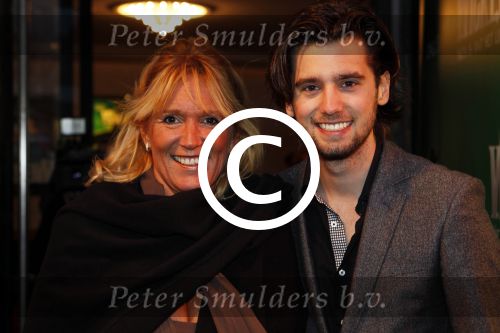Scheveningen 6 november 2011
Premiere Wicked in het circustheater. Ruud Feltkamp met moeder
Peter Smulders bv