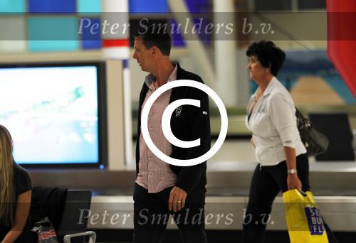 Schiphol en Sint maarten 8 november 2011
Vertrek en aankomst gasten huwelijk Lisa en Jan Smit. Gerda en Ruud Smit
Peter Smulders bv