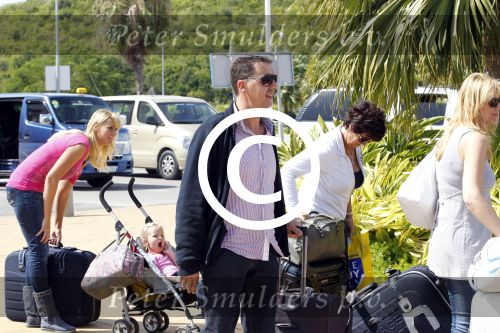 Schiphol en Sint maarten 8 november 2011
Vertrek en aankomst gasten huwelijk Lisa en Jan Smit. Gerda en Ruud Smit
Peter Smulders bv