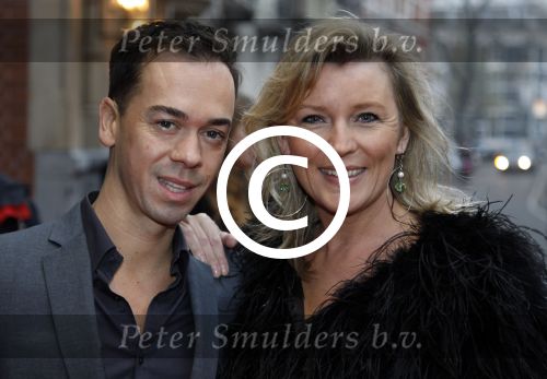 Amsterdam 20 november 2011
Premiere de eetclub in het nieuwe de la mar theater. Saskia Noort met een kennis
Peter Smulders bv