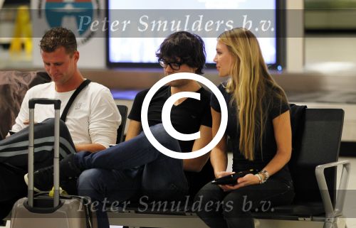 Schiphol en Sint maarten 8 november 2011
Vertrek en aankomst gasten huwelijk Lisa en Jan Smit. Simon Keizer met vriendin
Peter Smulders bv