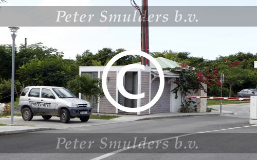Sint maarten 12 november 2011
Ingang Terres Basses . Hier staat het hotel en de villa waar jan Smit zijn trouwerij gevierd heeft.
Peter Smulders bv