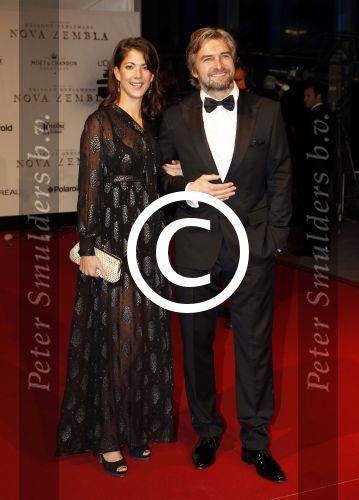 Amsterdam 21 november 2011
Premiere Nova Zembla in het RAI theater. De film is geregisseerd door Reinout Oerlemans en Robert de Hoog en Doutzen Kroes spelen de hoofdrollen.
Prinses Maxima en prins Wilem Alexander zijn de eregasten. Victor Reinier met vriendin
Peter Smulders bv