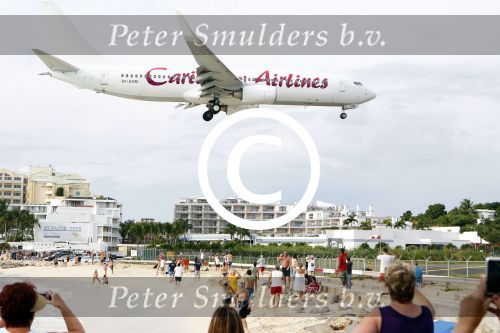 Sint maarten 9 november 2011
Laag overkomende vliegtuigen bij strand op sint maarten.
Peter Smulders bv