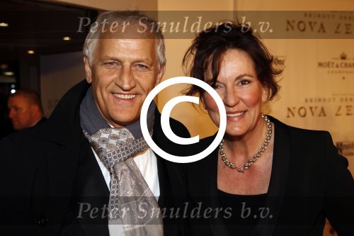 Amsterdam 21 november 2011
Premiere Nova Zembla in het RAI theater. De film is geregisseerd door Reinout Oerlemans en Robert de Hoog en Doutzen Kroes spelen de hoofdrollen.
Prinses Maxima en prins Wilem Alexander zijn de eregasten. Wilbert Gieske met vrouw
Peter Smulders bv
