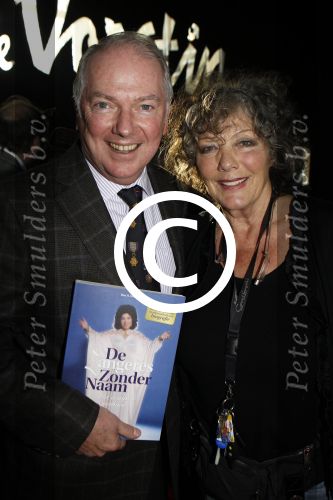 Hilversum 15 november 2011
Presentatie boek van de Zangeres zonder Naam geschreven door Ben Holthuis. Willeke v Ammelrooy met Ronnie Tober
Peter Smulders bv
