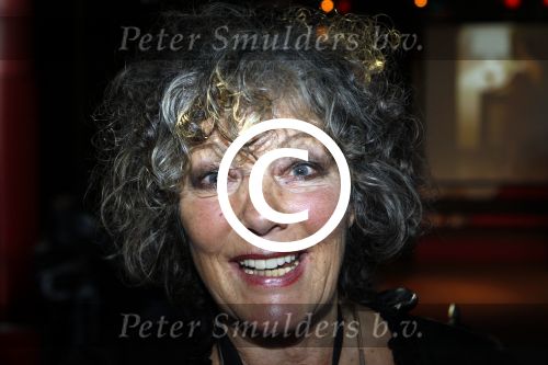 Hilversum 15 november 2011
Presentatie boek van de Zangeres zonder Naam geschreven door Ben Holthuis. Willeke v Ammelrooy
Peter Smulders bv