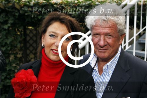 Hilversum 1 november 2011
Presentatie boek Bert Kremer bij de jonge haan. Willibrord Frequin met vriendin
Peter Smulders bv