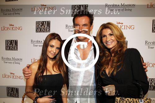 Amsterdam 24 november 2011
Uitreiking Beau monde awards in het Amstel hotel. Yvonne en Michelle Dubbelboer en Gerard Joling
Peter Smulders bv