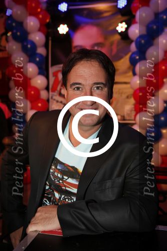 Noordwijk 23 november 2012
Presentatie cd Alex Wielders . Louis v gaal reikt de eerste cd uit.
Peter Smulders bv