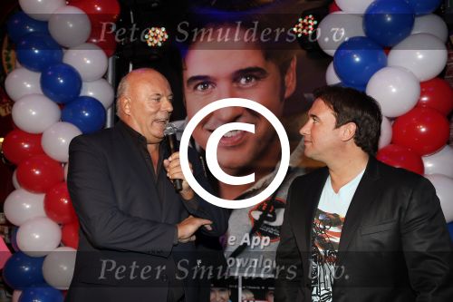 Noordwijk 23 november 2012
Presentatie cd Alex Wielders . Louis v gaal reikt de eerste cd uit.
Peter Smulders bv