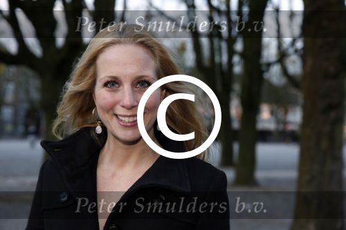 Den Bosch 25 november 2012
Premiere Annie in theater de parade. Alexandra Alphenaar met vriend
Peter Smulders bv