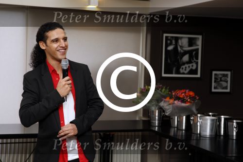 Loosdrecht 26 november 2012
Presentatie cd Anneke Gronloh bij het Golden Tulip hotel. mett Ali B
Peter Smulders bv