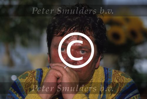 Vinkeveen, 13 Oktober 1997
Andre Hazes speelt biljart op de tafel bij de Plashoeve
Foto Peter Smulders BV