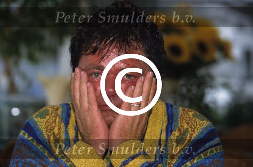 Vinkeveen, 13 Oktober 1997
Andre Hazes speelt biljart op de tafel bij de Plashoeve
Foto Peter Smulders BV