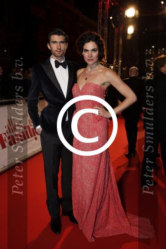 Amsterdam 19 november 2012
Premiere alles is familie in het nieuwe de la mar theater.
Anna Drijver met haar partner Benja Bruijning
Peter Smulders bv