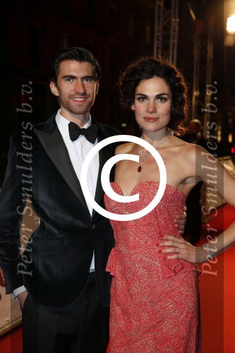Amsterdam 19 november 2012
Premiere alles is familie in het nieuwe de la mar theater.
Anna Drijver met haar partner Benja Bruijning
Peter Smulders bv
