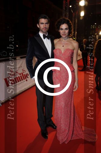 Amsterdam 19 november 2012
Premiere alles is familie in het nieuwe de la mar theater.
Anna Drijver met haar partner Benja Bruijning
Peter Smulders bv