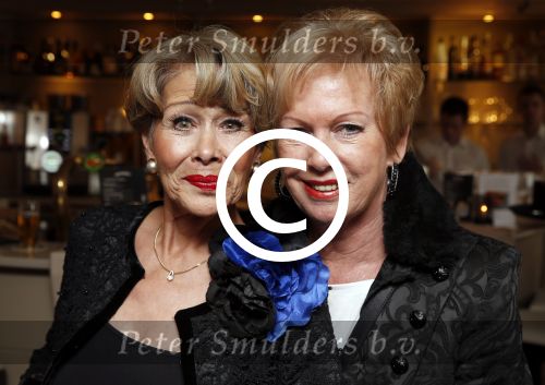 Loosdrecht 26 november 2012
Presentatie cd Anneke Gronloh bij het Golden Tulip hotel. Anneke met Ria Valk
Peter Smulders bv