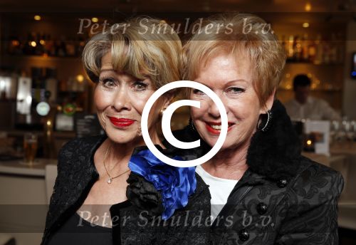 Loosdrecht 26 november 2012
Presentatie cd Anneke Gronloh bij het Golden Tulip hotel. Anneke met Ria Valk
Peter Smulders bv
