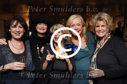 Loosdrecht 26 november 2012
Presentatie cd Anneke Gronloh bij het Golden Tulip hotel. Jose Hoebee Vivian Boelen Viola Holt Astrid Engels Henk Krol en Johnny Lion
Peter Smulders bv