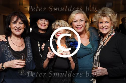 Loosdrecht 26 november 2012
Presentatie cd Anneke Gronloh bij het Golden Tulip hotel. Jose Hoebee Vivian Boelen Viola Holt Astrid Engels Henk Krol en Johnny Lion
Peter Smulders bv