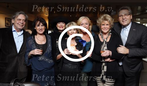 Loosdrecht 26 november 2012
Presentatie cd Anneke Gronloh bij het Golden Tulip hotel. Jose Hoebee Vivian Boelen Viola Holt Astrid Engels Henk Krol en Johnny Lion
Peter Smulders bv